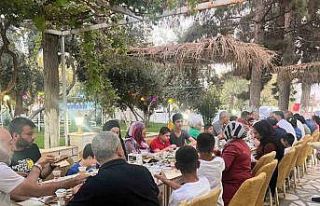 Mardinli hayırsever, özel çocuklar için kolları...