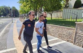 Marmaris’te 9 düzensiz göçmeni kaçırmaya çalışan...