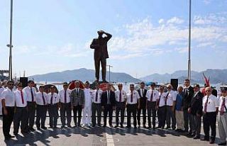 Marmaris’te Gaziler günü anma törenleri çelenk...