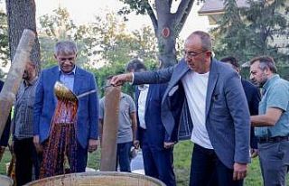 Meram Bağı’nda ikinci kez pekmez kaynatma etkinliği...