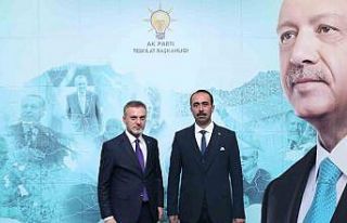 Merkez İlçe Başkanı Ziya Başaran, mazbatasını...