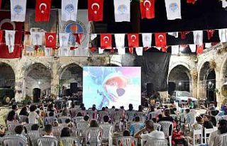 Mersin’de çocuklara açık hava film etkinliği