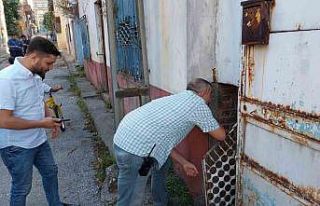 Metruk binanın çatısından düşen çocuk hastanelik...