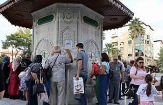 Mevlid Kandili’nde Osmanlı Çeşmesi’nden şerbet...