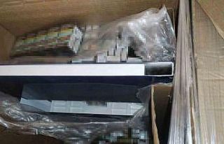 Mobilyalar arasına gizlenen 61 bin 600 adet kaçak...