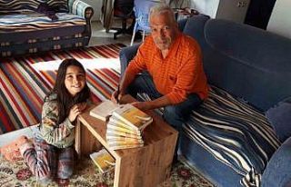 Mücadele ettiği hastalığa aldırmadan kitabını...