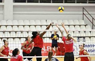 Muratpaşa’nın sultanları hazırlık maçından...