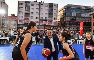 Mustafakemalpaşa’nın markası Tatlıtop Basketbol...