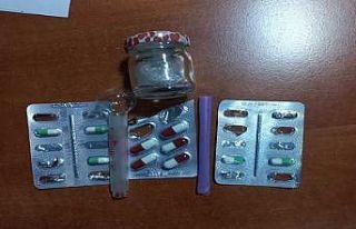 Narko alan uygulamasında uyuşturucu ve silah ele...