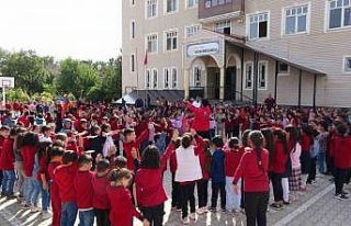 Öğrenciler gönüllülerle doyasıya eğlendi