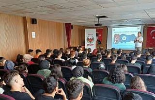 Öğrencilere terör uyarısı konferansı