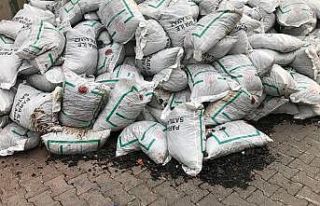 Okul için gönderilen kömürler, haftalardır depo...