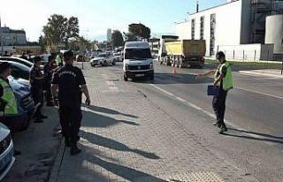 Okulun ilk günü didik didik arandılar