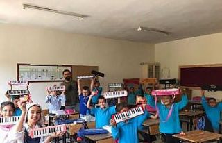 Ölen öğretmenin eşinden öğrencileri duygulandıran...