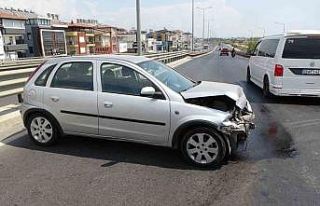 Otomobil, bariyerlere çarparak durabildi