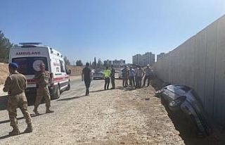 Otomobil çukura düştü: 1 yaralı