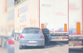 Otomobil tıra çarptı, sürücü ağır yaralandı