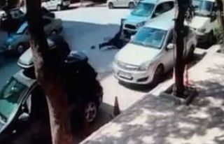 Otomobilin bisikletli şahsa çarpma anı kameralara...