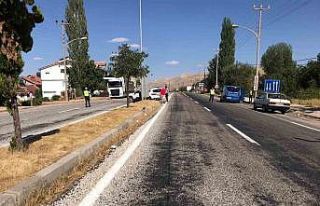 Otomobille motosiklet çarpıştı: 1 yaralı