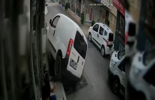 (Özel) Ölüm teğet geçti… Aracın altında kalmaktan...