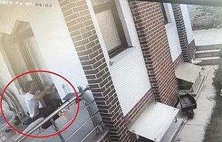 (Özel) Önce köpekle oynadı, sonra böyle soygun...