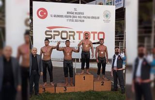 Pamukkaleli pehlivanlar 10 madalya birden topladı