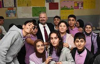 Pehlivan’dan öğrencilere dijital eğitim desteği