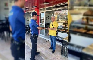 Polisten esnafa dolandırıcılık uyarısı