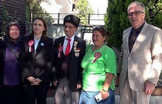 Rektör randevu aldı, vali fotoğraf çektirdi