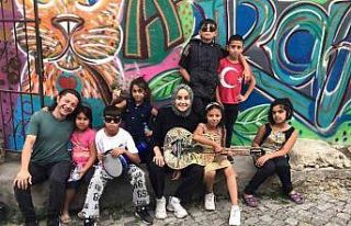 Roman çocukları ‘Bahar Sosyal Sorumluluk’ projesiyle...