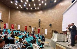 Sağlık personeline iletişim eğitimi