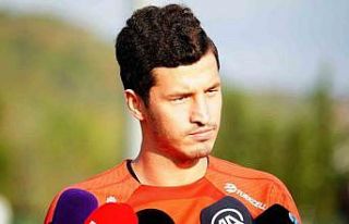 Salih Uçan: “Kızlarımız bizi nasıl gururlandırdıysa,...