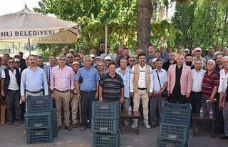 Salihli’de üreticilere 9 bin meyve kasası hibe...