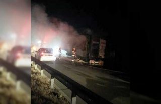 Saman yüklü tır alev topuna döndü