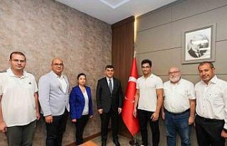 Şampiyon, kariyerine yuvasında devam edecek