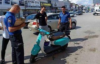 Samsun’da otomobil ile motosiklet çarpıştı:...