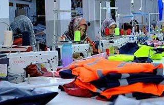 Sanayi üretimi yıllık yüzde 7,4 arttı