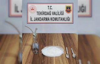 Şapkadan uyuşturucu çıktı