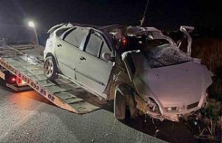 Şarampole yuvarlanan otomobil hurdaya döndü, sürücü...