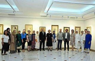 Saraydan sanata uzanan sergi