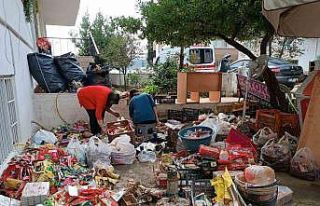 Sel ekmek teknelerini yutunca düğünü ertelemek...