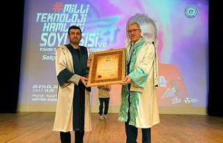 Selçuk Bayraktar’a İzmir’de ’Fahri Doktora’...