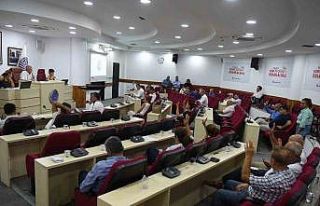 Seyhan Belediyesi’nden üniversiteyi kazanan öğrencilere...