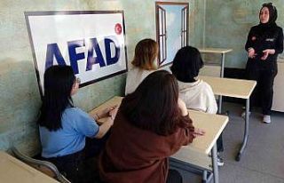 Simülasyon tırı ile depremi birebir yaşadılar