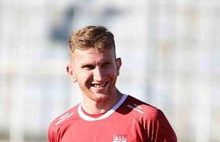 Sivasspor’un yeni transferi Burak Kapacak ilk idmanına...