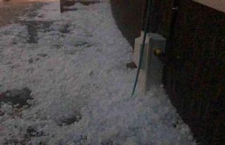 Sivas’ta ceviz büyüklüğünde dolu yağdı, korku...