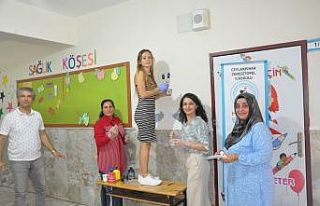 Suriye sınırındaki öğretmenlerin mesaisi okulu...