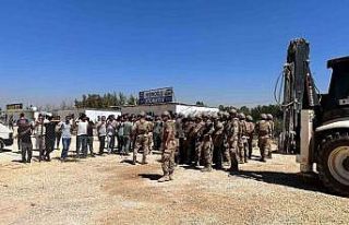 Suruç’ta kaçak galericiler sitesinin yıkımında...