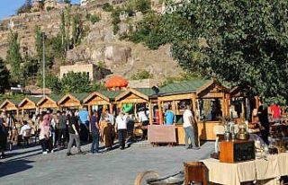 Talas’ta bu pazar ‘Antika Pazarı’ var