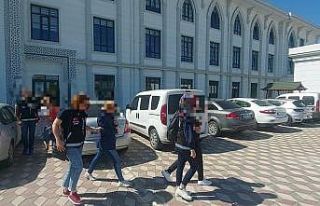 Tanınmamak için kullandıkları yöntem işe yaramadı:...